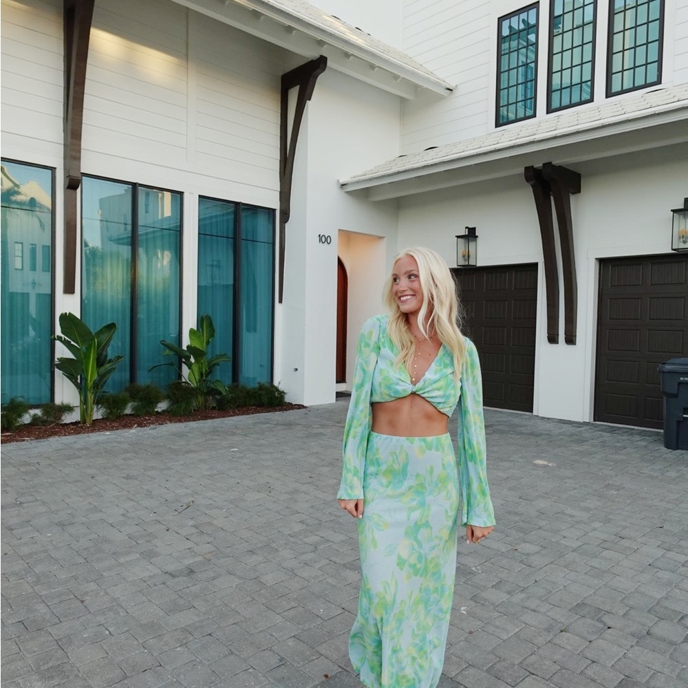 Meet your Posher, Ava Claire